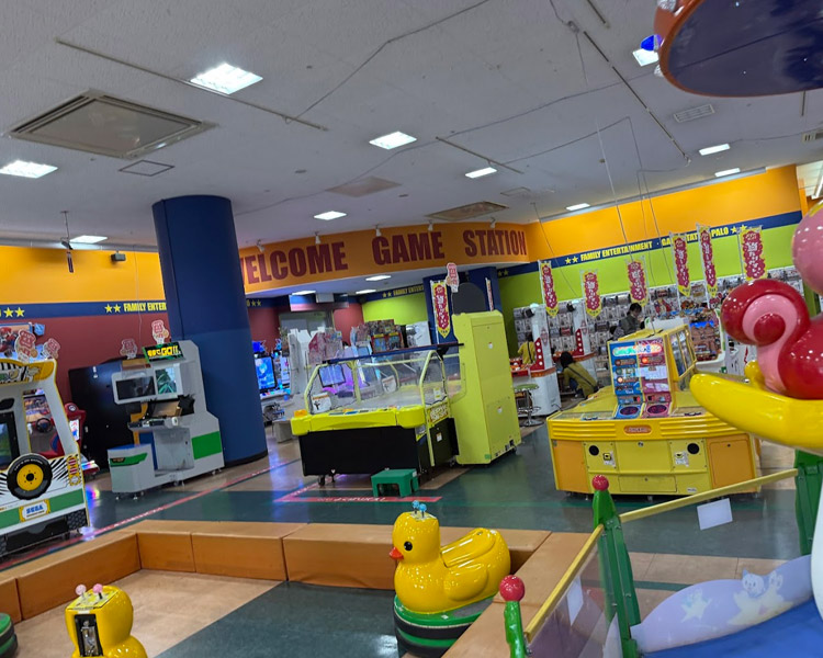 PALO 小松島店 遊具もたくさん!