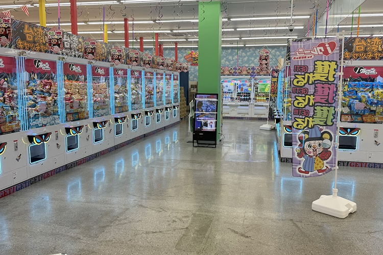 iクレーン越谷店 クレーンゲームコーナー